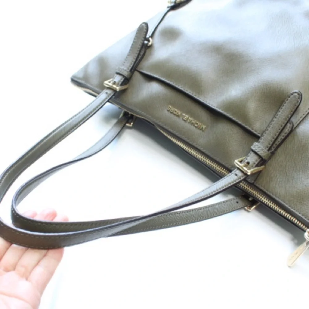 Michael Kors jet set tote bag